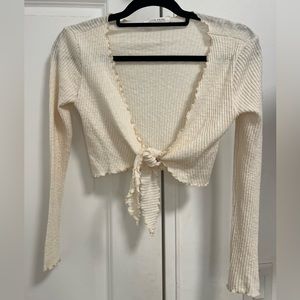Going out cropped long sleeve shirt